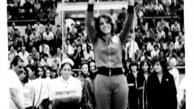 تتويج ريما شلهوب في مسابقة كرة السلة الأنثوية في الاسكندرية عام 1975
