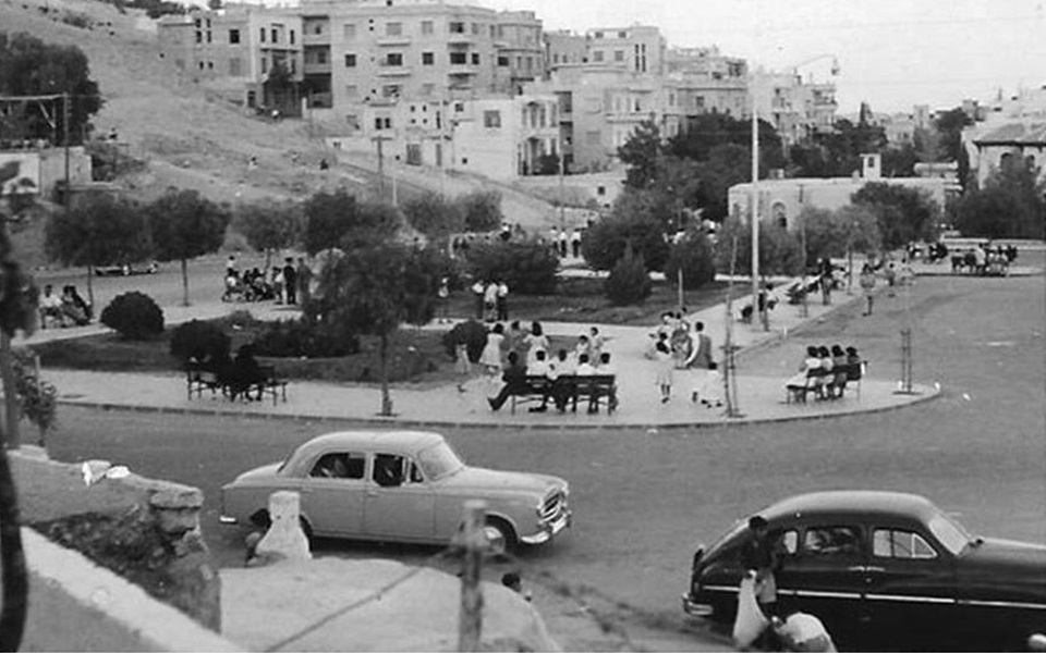 ساحة المهاجرين وجزء من قصر مصطفى باشا العابد عام 1961