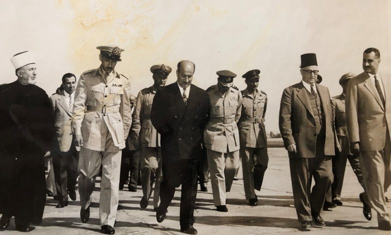  جمال عبد الناصر يستقبل سعيد الغزي والوفد المرافق في مطار القاهرة 1955
