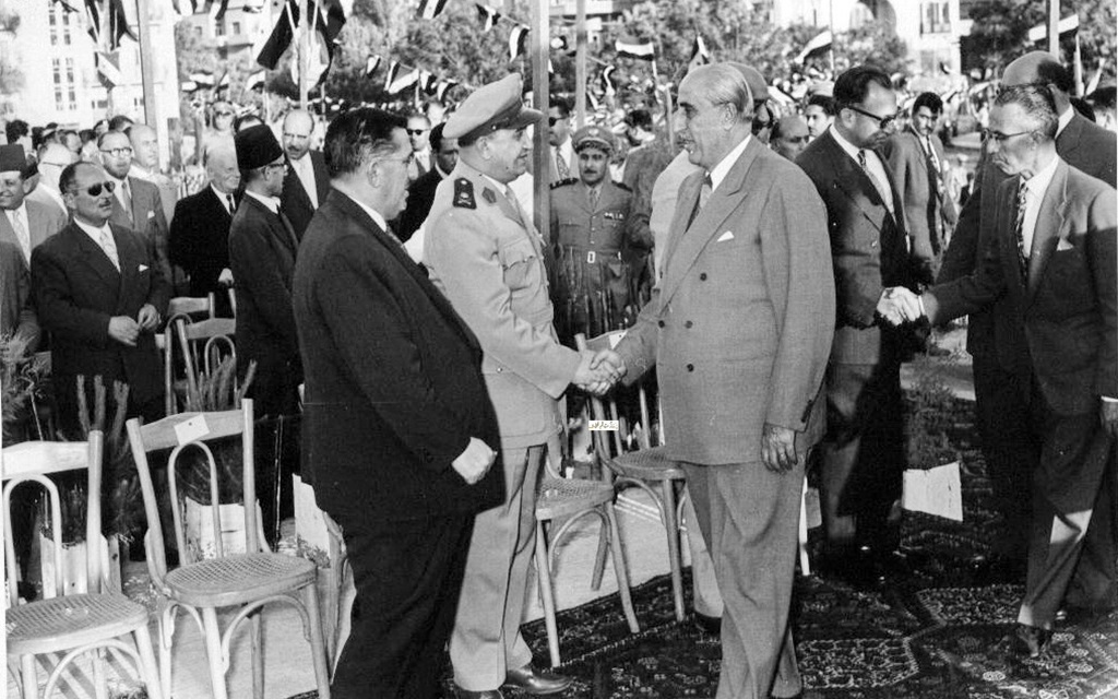 شكري القوتلي وتوفيق نظام الدين في إحدى المناسبات عام 1957