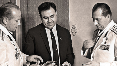 الرئيس نور الدين الأتاسي يستقبل رواد الفضاء السوفييت عام 1966