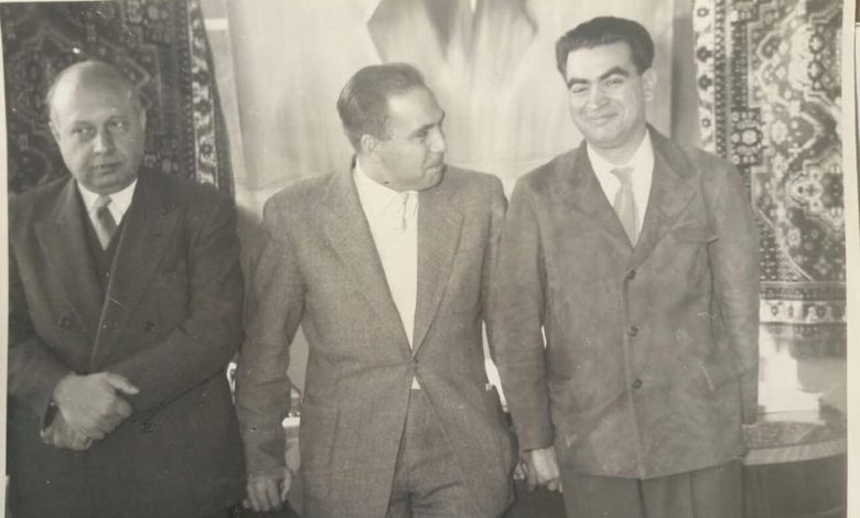 عبد السلام العجيلي وعبد الحميد السراج في الرقة 1960