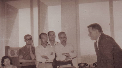 التاريخ السوري المعاصر - أعضاء من نادي الفنون الجميلة في السويداء مع وزير الإعلام العراقي في بغداد 1963م