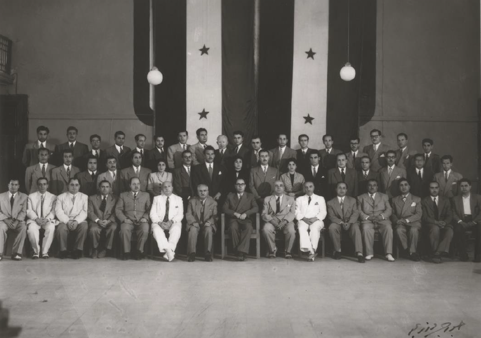 التاريخ السوري المعاصر - أساتذة كلية الطب مع خريجي السنة الدراسية 1953 – 1954