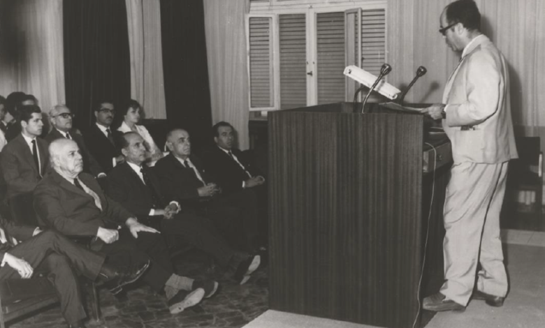 التاريخ السوري المعاصر - جمال الأتاسي يلقي محاضرة في جامعة دمشق عام 1971