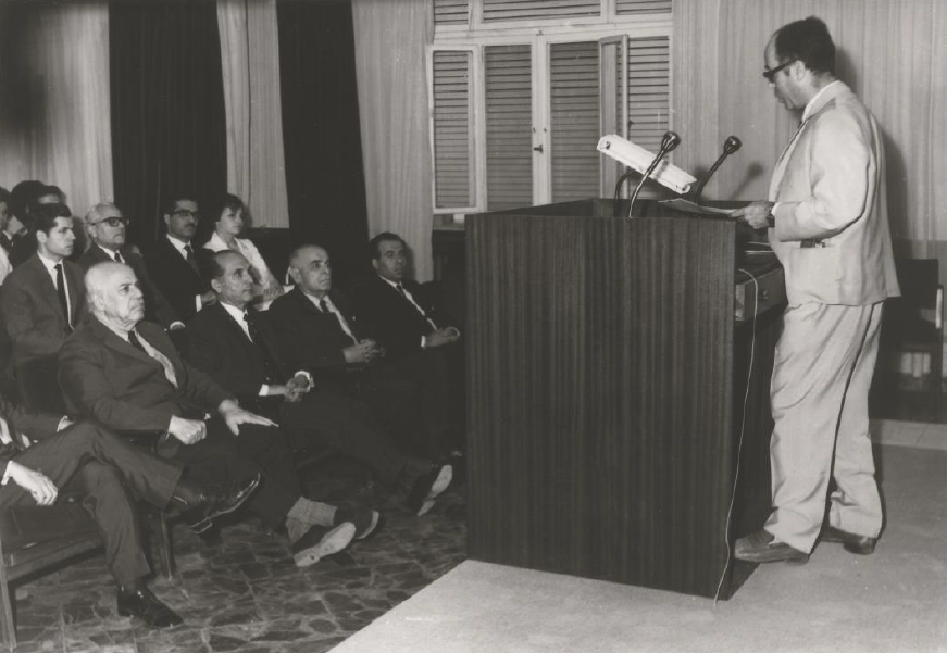 التاريخ السوري المعاصر - جمال الأتاسي يلقي محاضرة في جامعة دمشق عام 1971