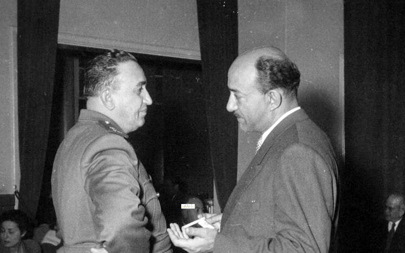 اللواء توفيق نظام الدين رئيس الأركان ومحمود رياض سفير مصر