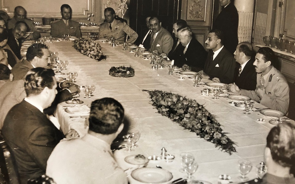 سعيد الغزي وجمال عبد الناصر في حفل توقيع اتفاق القيادة المشتركة 1955