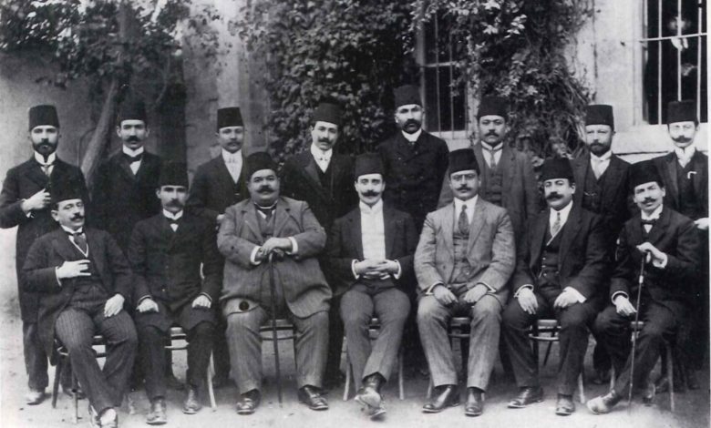 أعضاء الهيئة التدريسية في المدرسة الطبية العثمانية بدمشق عام 1911