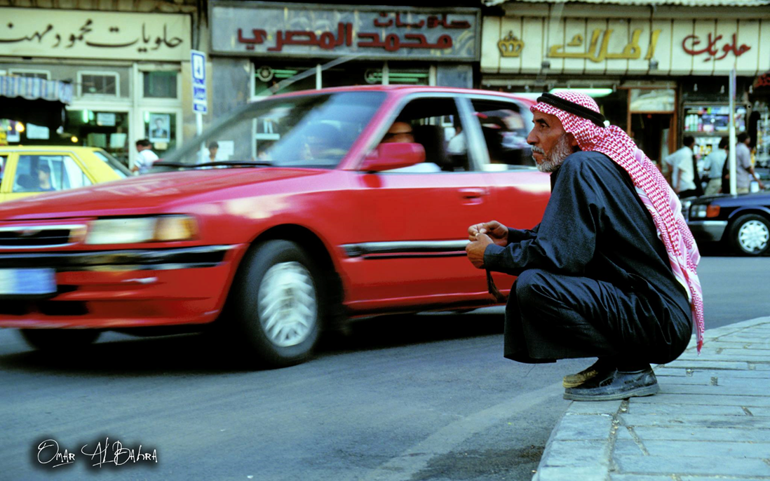 الانتظار في ساحة المرجة في دمشق عام 2000