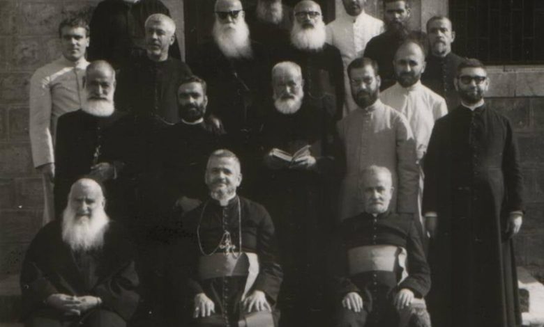 رجال دين في الأبرشية المارونية في اللاذقية في أربعينيات القرن العشرين