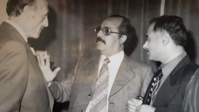 أحمد عنتر مدير شركة الطيران السورية مع نعمان الزين وزير النقل 1974م (2)