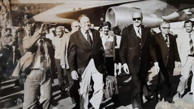 أحمد عنتر مدير شركة الطيران السورية مع نعمان الزين وزير النقل 1974م