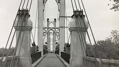 الجسر المعلق في دير الزور في خمسينيات القرن العشرين (1)