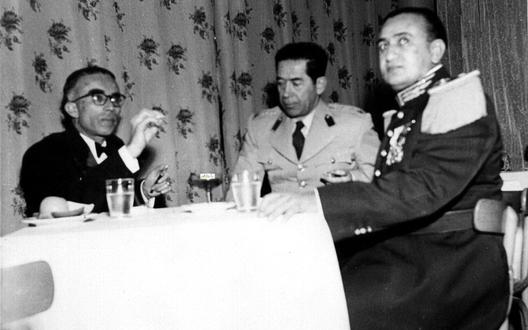 ناظم القدسي والزعيم توفيق نظام الدين واحد الضباط غير السوريين