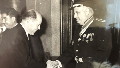 التاريخ السوري المعاصر - جمال الفيصل في السفارة السورية بالقاهرة في احتفال ذكرى الجلاء عام 1956