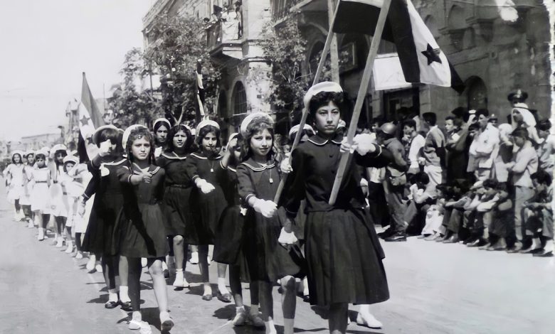 طالبات من دير الزور في احتفال عيد الجلاء عام 1961م