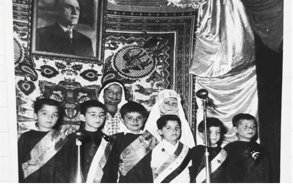 عرض مسرحي لطلاب مدرسة هاشم الأتاسي في دمشق 1954