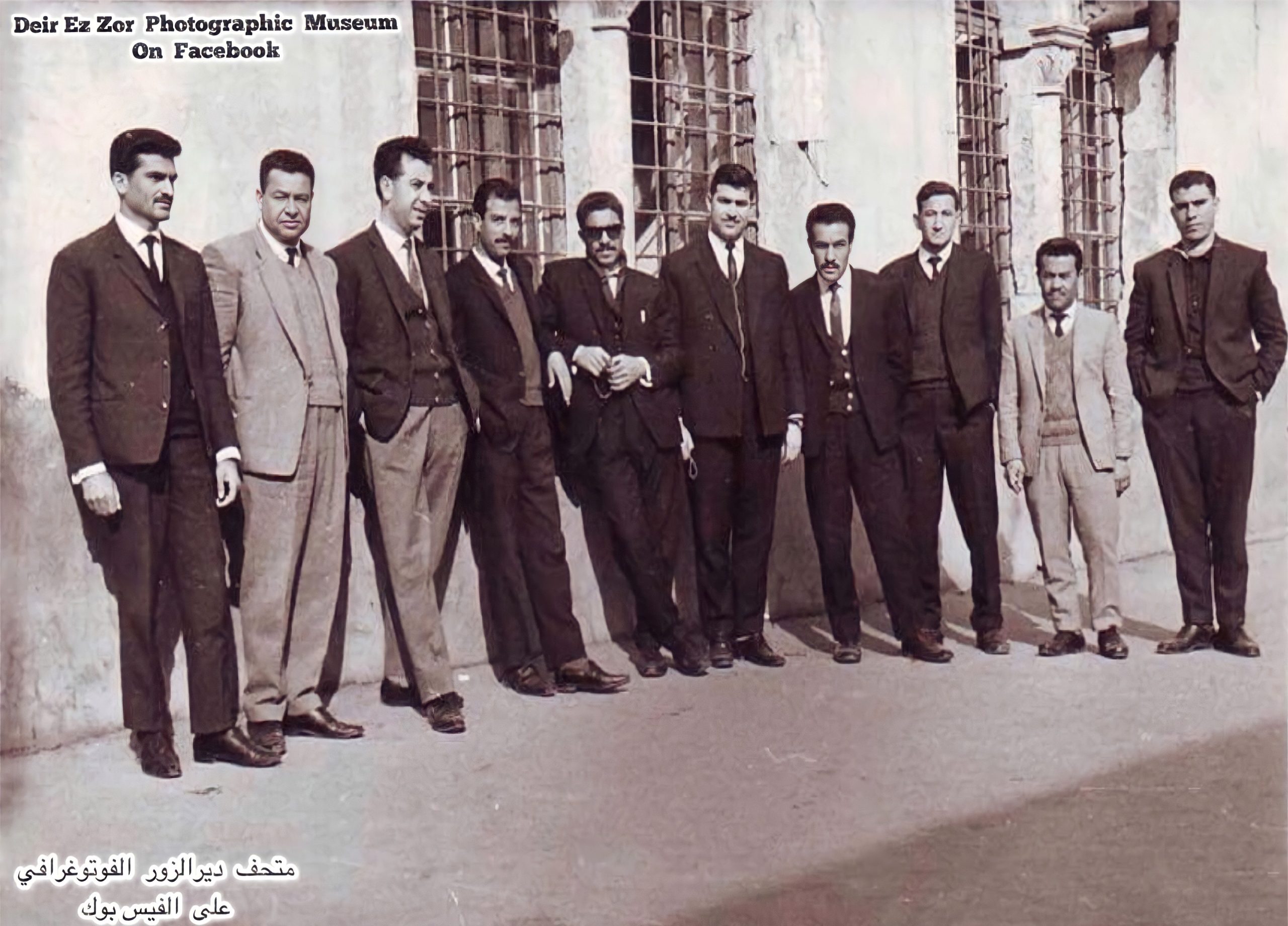 التاريخ السوري المعاصر - مدرسون بمناسبة عيد الأم  في مدرسة يوسف العظمة في دير الزور عام 1967