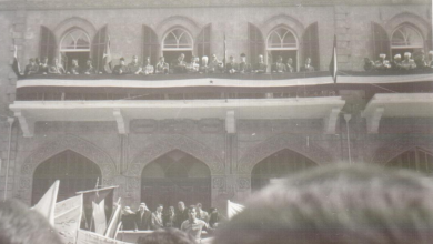 مسيرة استنكار ضرب العمل الفدائي أمام منصة فندق بارون في حلب 1969 (17)