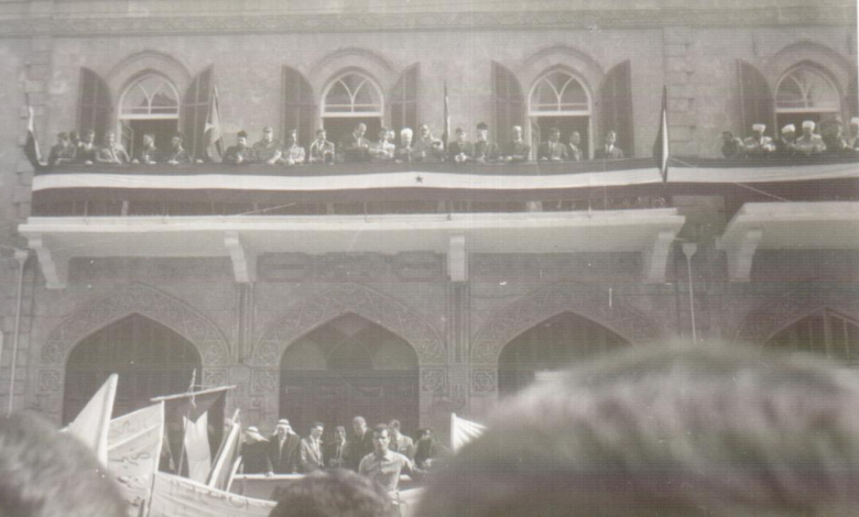 مسيرة استنكار ضرب العمل الفدائي أمام منصة فندق بارون في حلب 1969 (17)