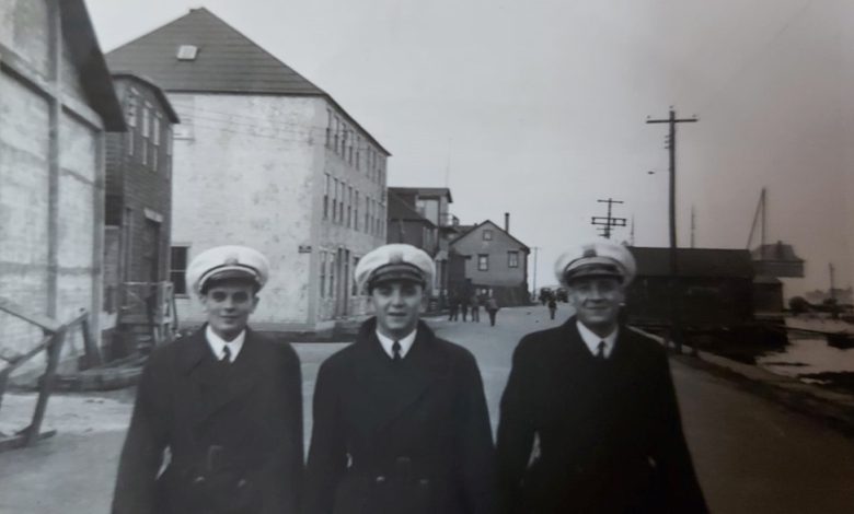 جمال صوفي، أنطون صباغ ومصطفى شومان خلال البعثة على متن سفينة جان دارك عام 1951