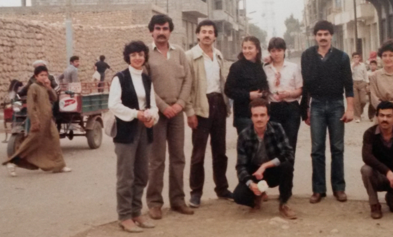 طلاب في رحلة جامعية الى سد الفرات - مدينة الرقة 1981