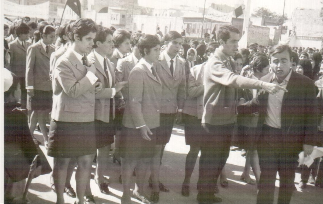 منظمون وطالبات المعاهد في حلب في مسيرة استنكار ضرب العمل الفدائي في لبنان عام 1969 (12)