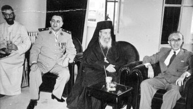 ناظم القدسي وتوفيق نظام الدين وأحد رجال الدين المسيحي 1957