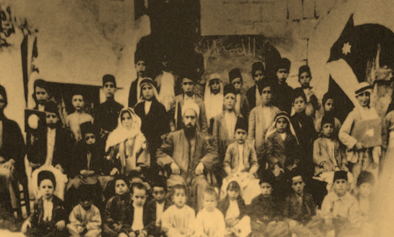 طلاب المدرسة الهاشمية في حمص عام 1920