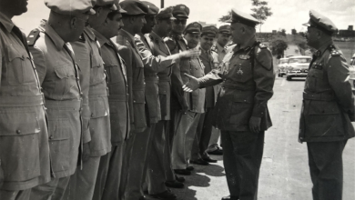 جمال الفيصل عند الوصول إلى حفل تخريج ضباط الاحتياط الدورة 23 عام 1958