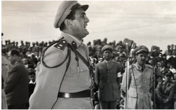 فواز المحارب يلقي كلمة في حفل تخرج ضباط الاحتياط تموز 1958