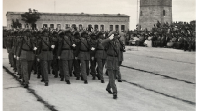 التاريخ السوري المعاصر - ضباط الاحتياط الدورة 23 أمام المنصة في حفل تخريجهم في حلب عام 1958