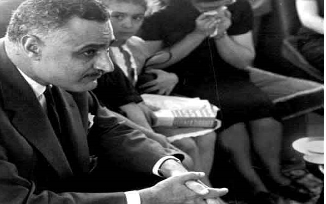 جمال عبد الناصر يشارك في تشييع طعمة العودة الله عام 1966م