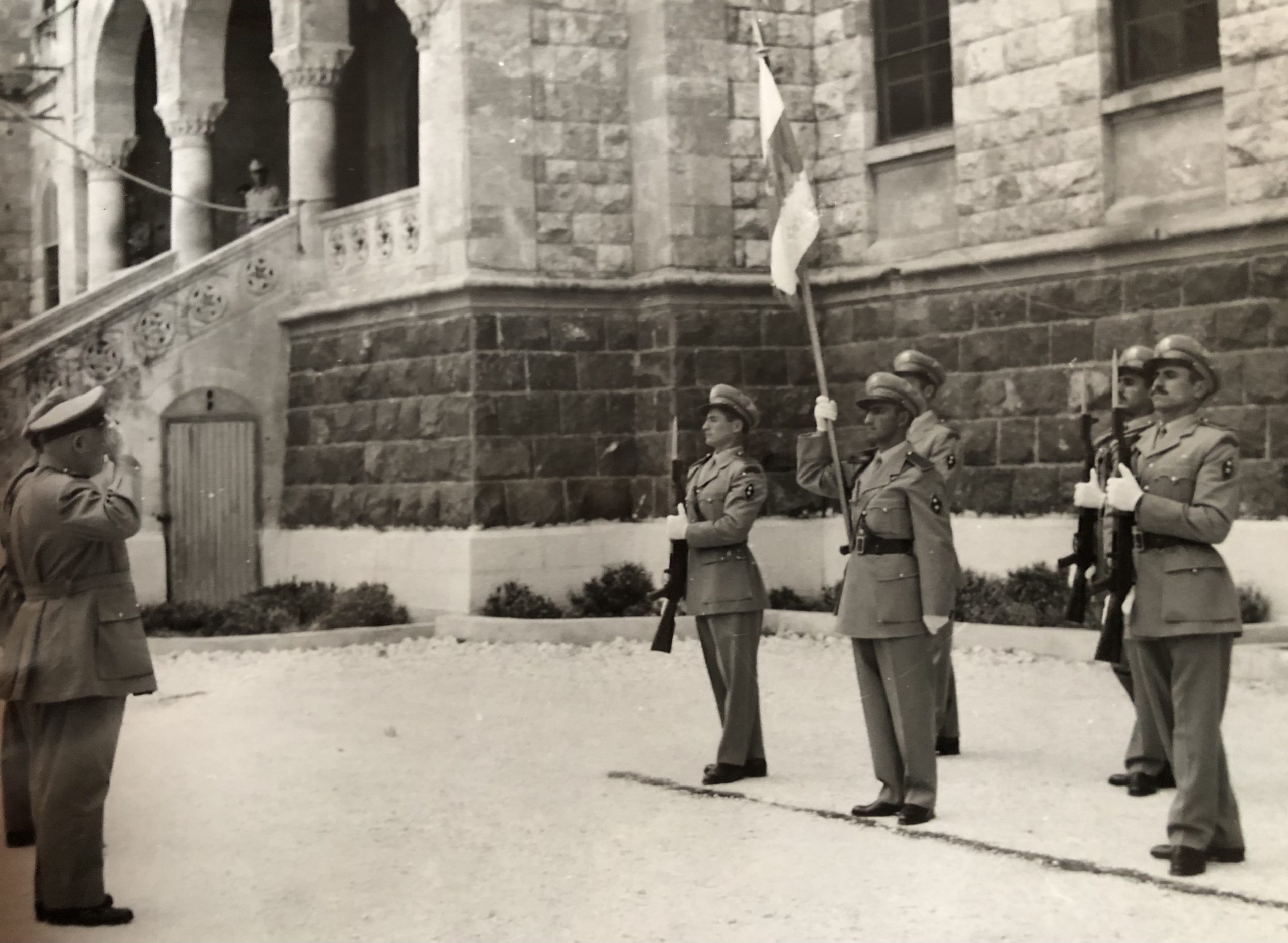 التاريخ السوري المعاصر - جمال الفيصل في حفل تخريج ضباط الاحتياط في حلب 1958 (4)
