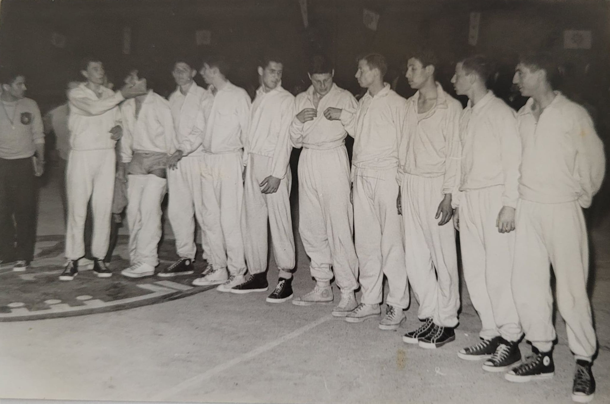 التاريخ السوري المعاصر - فريق نادي الغوطه بكرة السلة في بغداد عام 1962