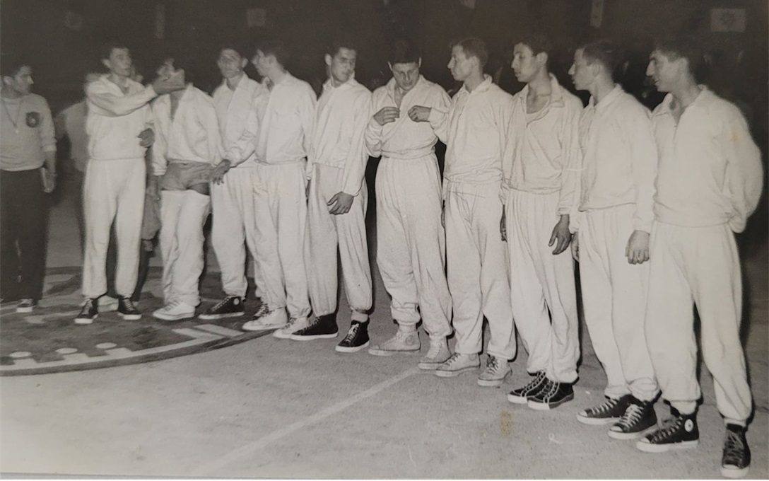 فريق نادي الغوطه بكرة السلة في بغداد عام 1962