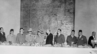 فوزي سلو وأديب الشيشكلي في قصر الضيافة بدمشق عام 1953
