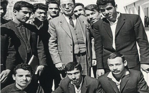 التاريخ السوري المعاصر - طلاب السنة الرابعة -الشعبة الفنية في دار المعلمين في دمشق عام 1966