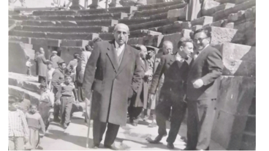 شكري القوتلي في مدرج بصرى الشام عام 1958م