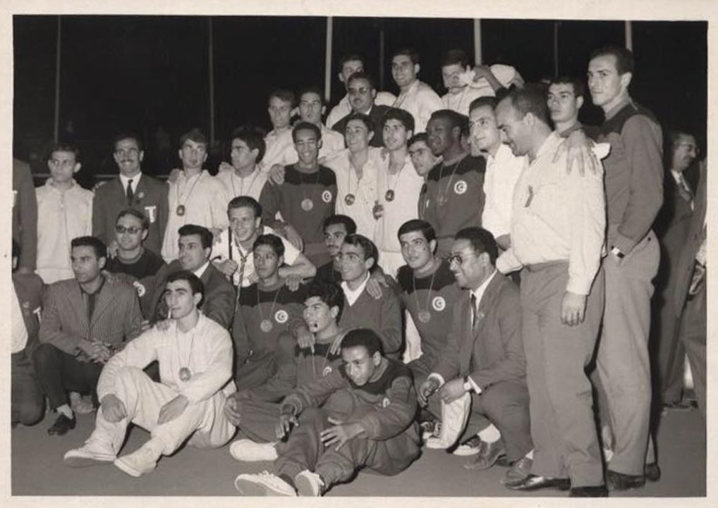 التاريخ السوري المعاصر - المنتخب السوري المدرسي بكرة السلة مع نظيره التونسي عام 1963