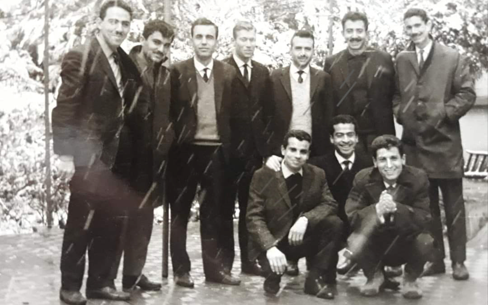 الطاقم التعليمي في مدرسة التطبيقات المسلكية للبنين في دمشق عام 1968م