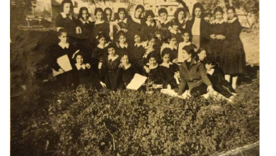 طالبات مدرسة الأمة العربية في دمشق عام 1960