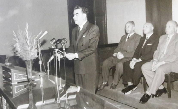 عبد السلام العجيلي يترأس أعمال المجمع الاعلى للعلوم عام 1961م