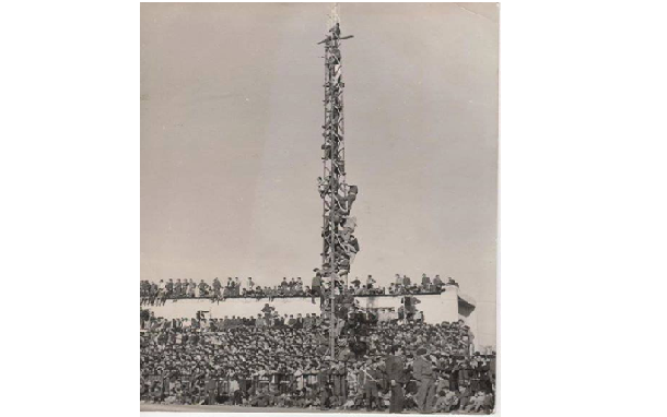 الحشود الجماهرية في الملعب البلدي بدمشق عام 1967