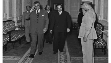 جمال عبد الناصر يستقبل عبد الحميد السراج في القاهرة عام 1958
