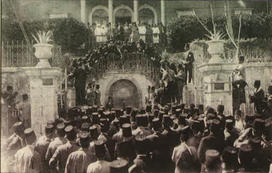 التاريخ السوري المعاصر - مظاهرة الطلاب في دمشق احتجاجاً على تخفيض ميزانية الجامعة السورية 1929