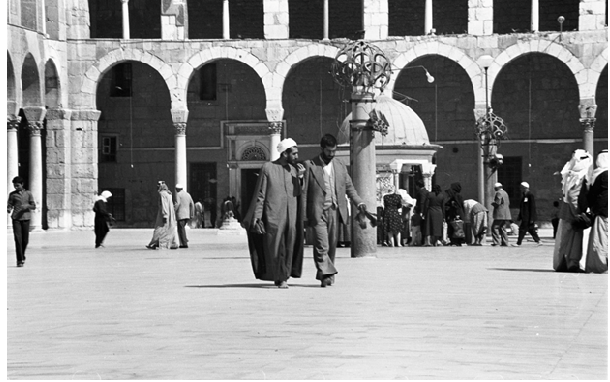 صحن مسجد بني أمية عام 1980 (1)
