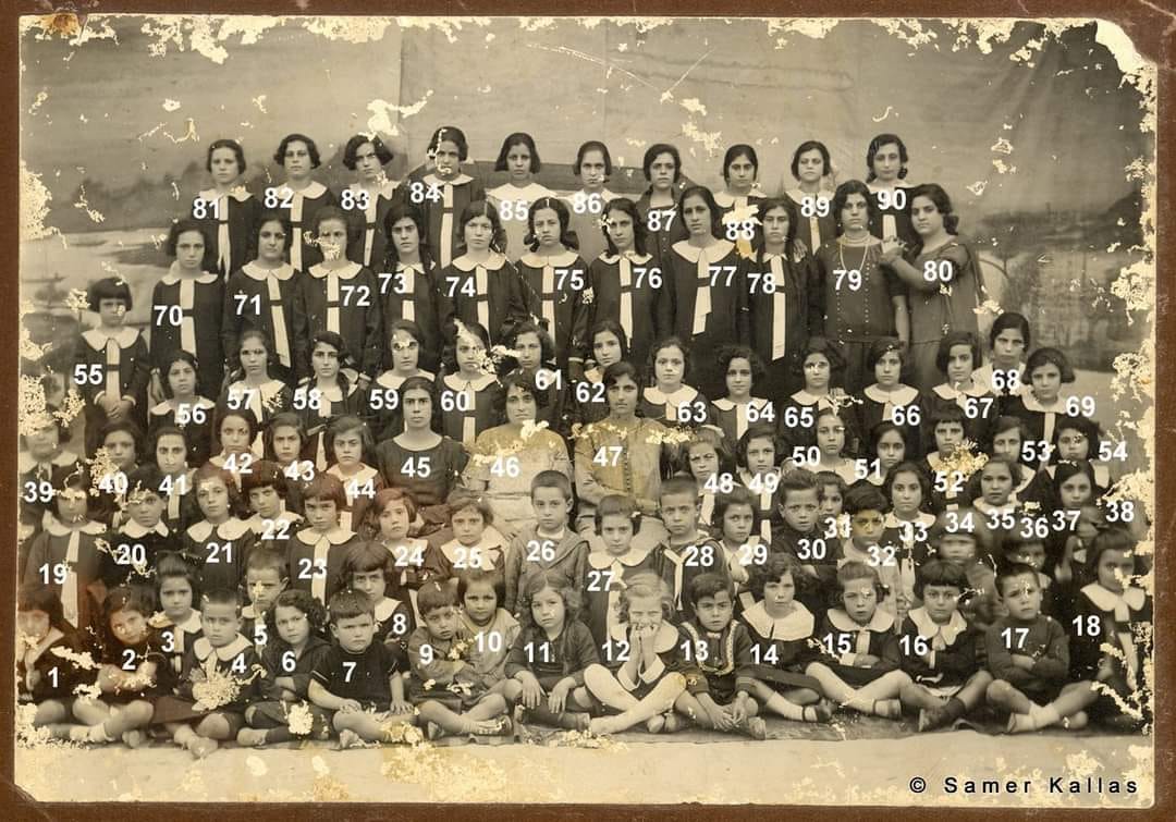 التاريخ السوري المعاصر - طلاب في مدرسة البنات للروم الأرثوذوكس في حماة عام 1927
