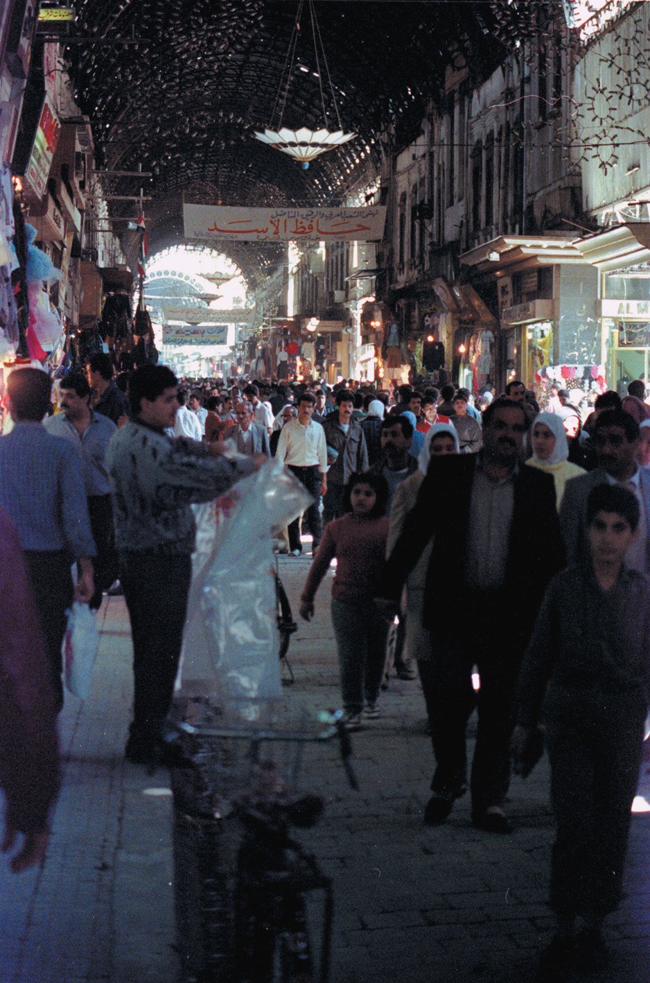 التاريخ السوري المعاصر - سوق الحميدية في دمشق عام 1988